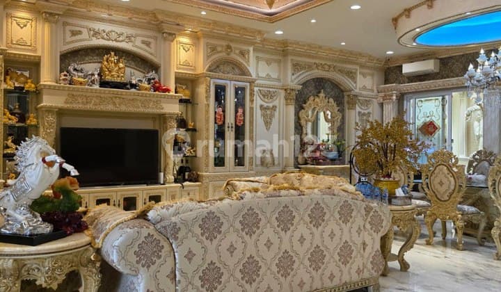 Rumah Mewah Classic Luxury Furnished Siap Huni di Pluit Jakarta Utara