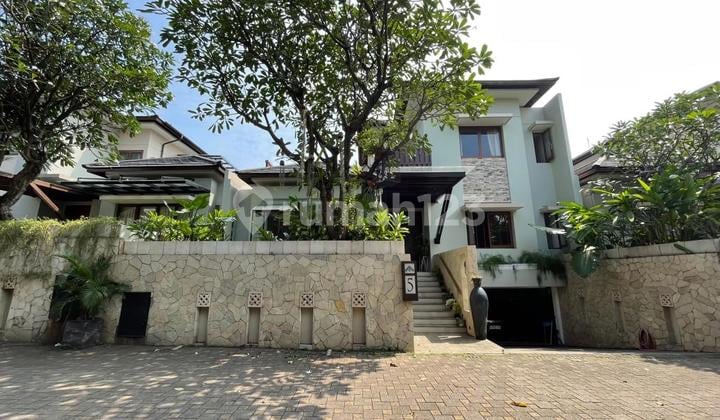 Jual Rumah Mewah Townhouse Gaya Resort 2,5 Lantai Siap Huni Di Kemang Jakarta Selatan