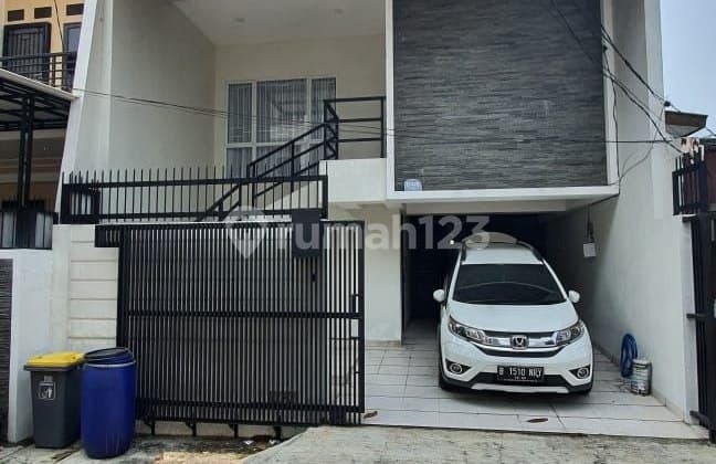 Rumah Siap Huni 3,5 Lantai di Lokasi Strategis Bebas Banjir Tanjung Duren