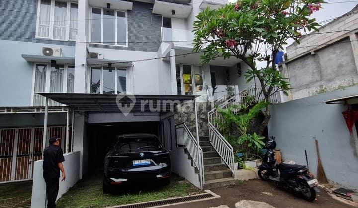 Dijual Murah Rumah Modern 3 Lantai Lokasi Strategis Cilandak