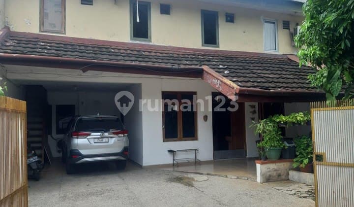 Dijual rumah 2 lantai di radio dalam kebayoran baru Jaksel