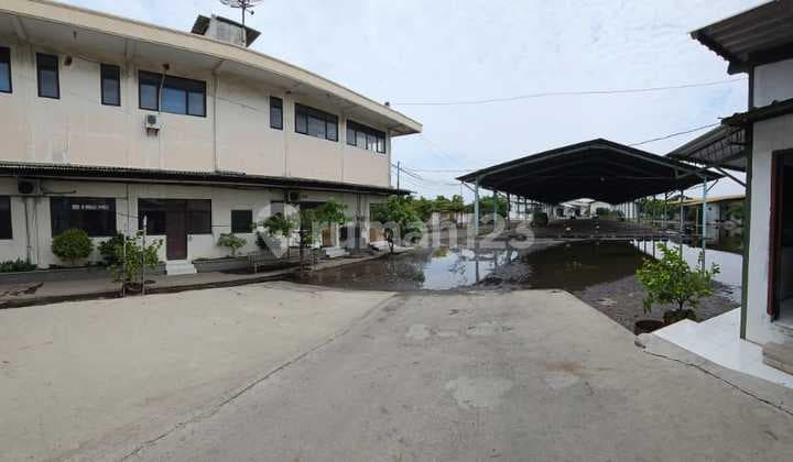 For Sale: Land + Super Large Industrial Warehouse Located at Jl. Raya Kaligawe, Semarang