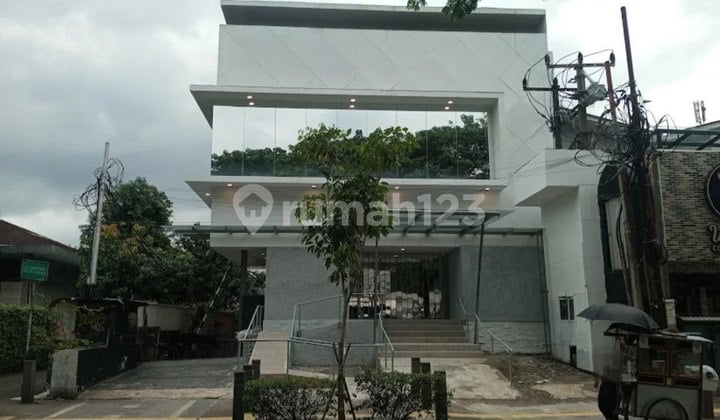Gedung Strategis 3 Lantai di Lokasi Prime Kemang, Jakarta Selatan