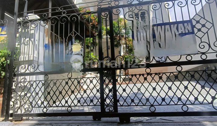 Rumah Mewah Akses Jalan Lebar di Tebet
