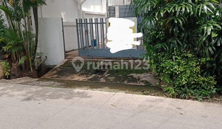 Rumah Nyaman Dan Asri Di Mampang