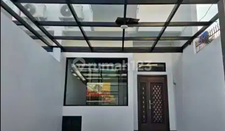 Rumah Baru Modern 2 Lantai di Tebet