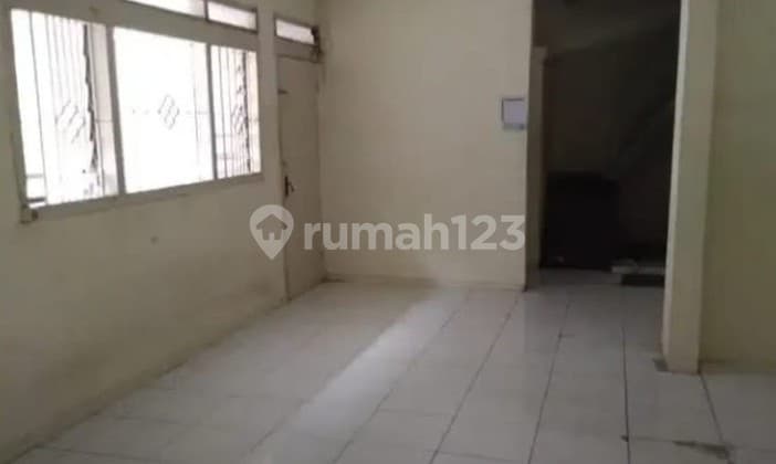 Office and Business House in Tebet