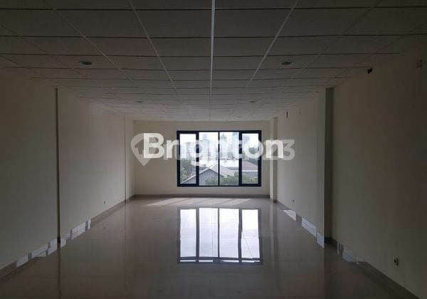 Ruko bagus 41/2lantai;lb 315m2,shm,Daerah bisnis,selangkah binus anggrek