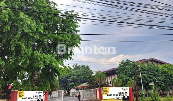 Tanah bonus 5buah bangunan Lt 42940;shm,Cocok pabrik dan kantor,jalan 2container,parkir luas..
