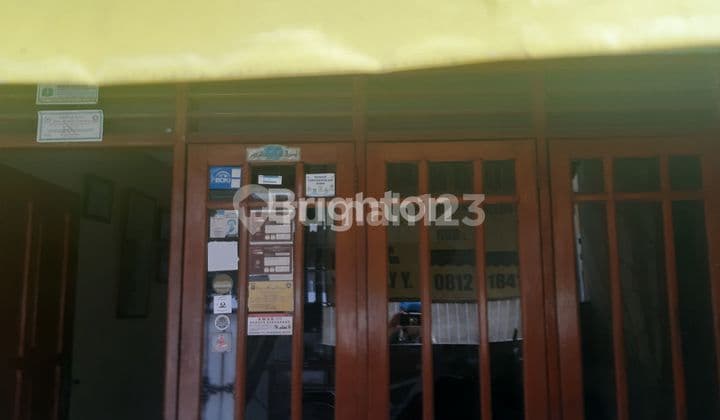 Old 2-story house bonus land, 79m2 area, certified title, single car road access, no garage, one step away from market and mall.