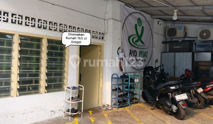 Rumah Bagus 11/3 LT Dekat Trisakti dan Central Park Mall Grogol Jalan 1Mobil Garasi 2 Mobil