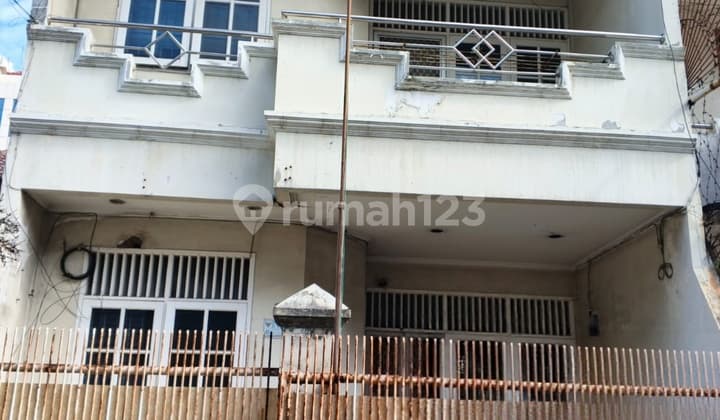 Rumah Bagus 2Lt Dekat Central Park Mall dan Ta Tomang