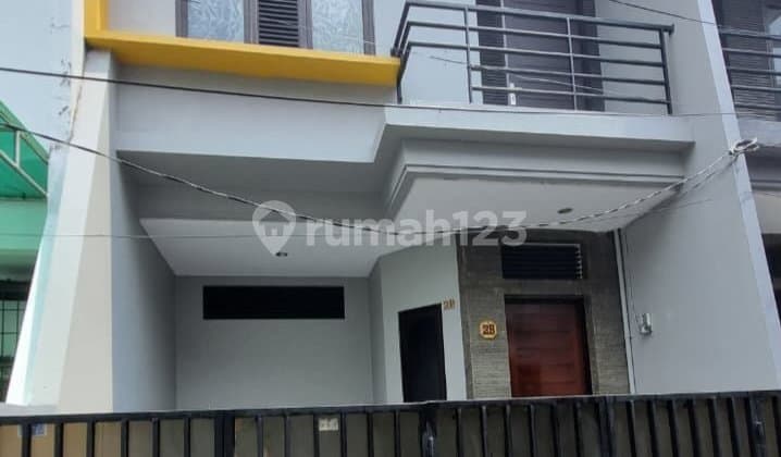 Rumah Bagus 21/2Lt Jalan 1Mobil Dekat Central Park Mall Tanjung Duren