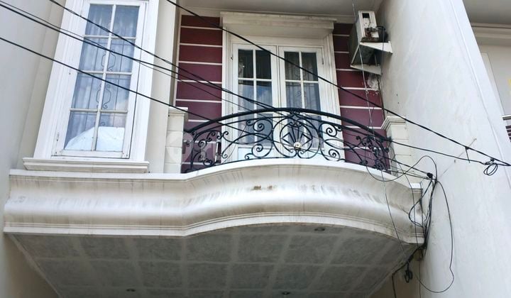 Rumah Bagus3lt Jalan 2Mobil Dekat Central Park Mall Grogol