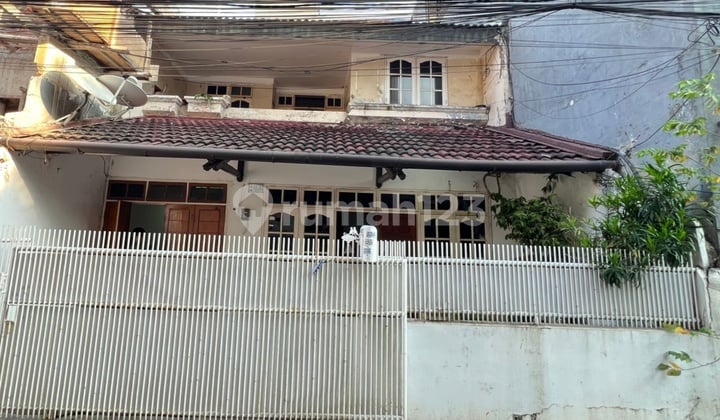 Rumah Bagus2lt Dekat Central Park Mall Jl 1Mobil Tanjung Duren Hanya Disewakan untuk 6Bulan