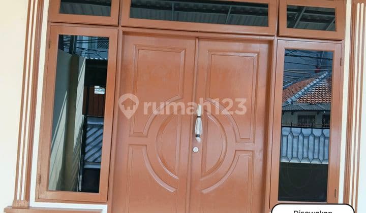Nice House 1.5 Story Near Central Park Mall and Jelambar Toll Road, 1,5 Car Width Road