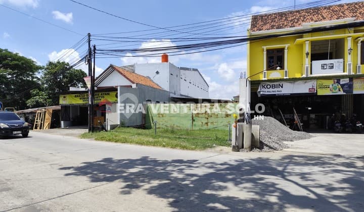 Tanah Pekarangan Kawasan Pergudangan Parangjoro