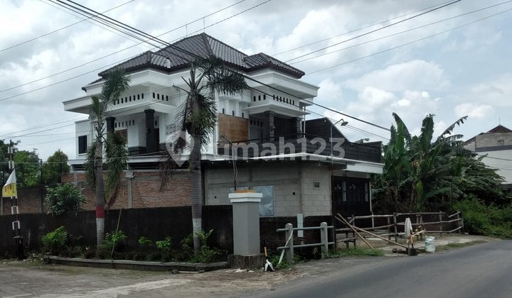 Ruang Usaha dan Rumah Tinggal di Dekat Area Industri