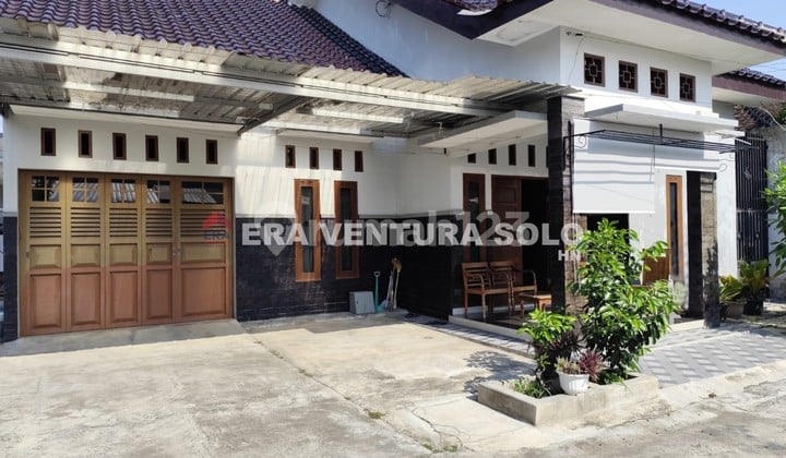 Rumah + Kost Strategis Gumpang Kartasura