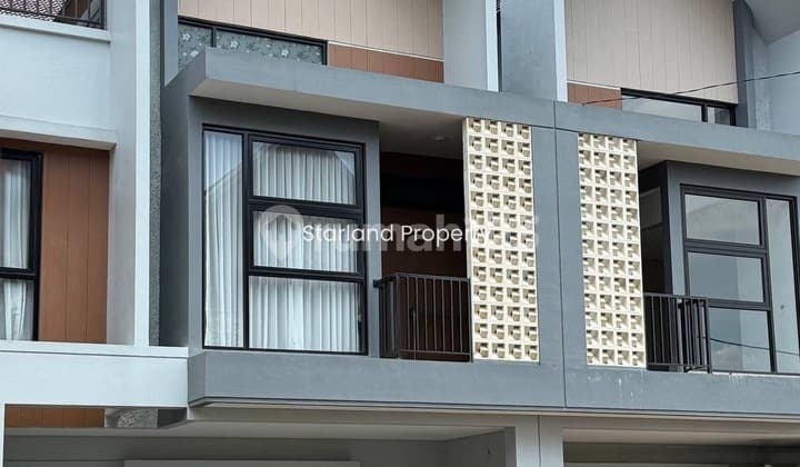 2.5-Story House Ready to Occupy in Dipetukangan