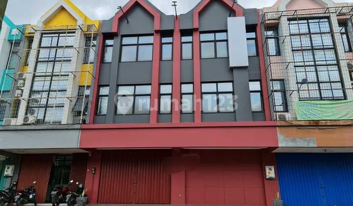 3-Story 10x20 Shop House Row near Pahoa School Gading Serpong