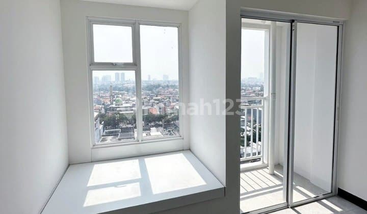 Westown View Apartment, Wiyung, 1 AC Unit - Unfurnished