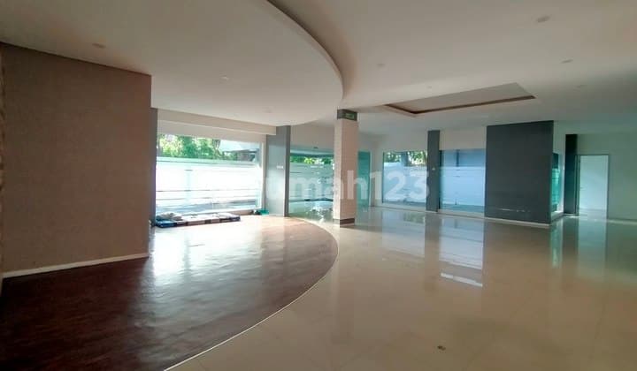 Tempat Usaha Jl Raya Darmo Surabaya Kota Hadap Barat