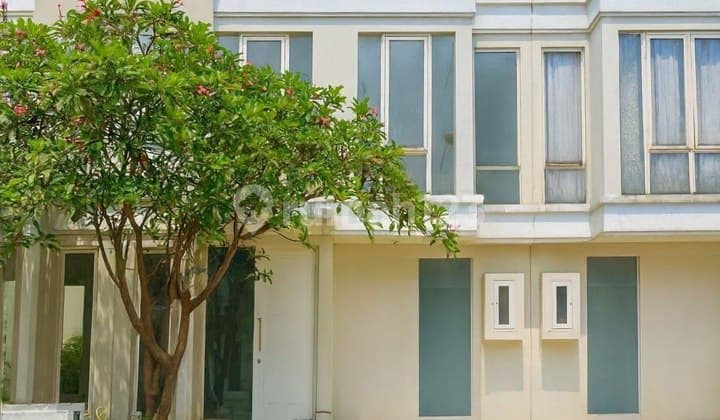 Rumah Adelaide, Grand Pakuwon Minimalis, Carport, Kosongan, Row Jalan 3 Mobil