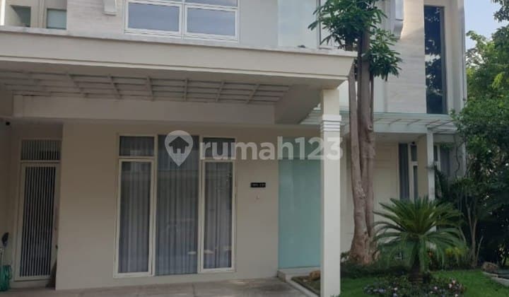 Rumah Mossel Bay Pakuwon City Ada Furnish Interior Desain, Bagus Siap Huni