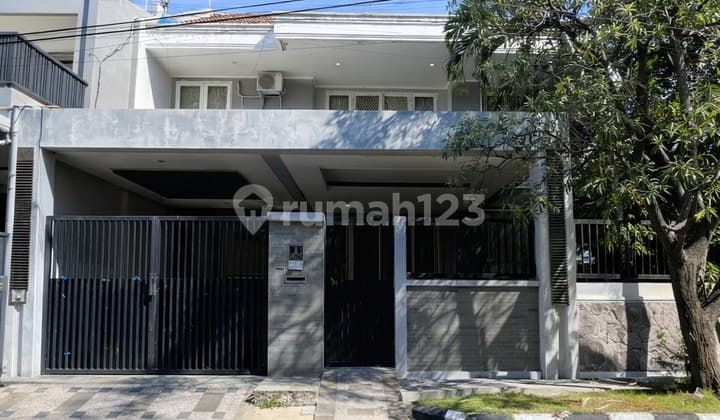 Rumah Sutorejo Prima Indah Strategis - Siap Huni - Carport