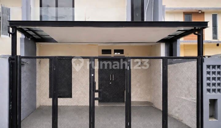 Ready-to-Occupy House in Gunung Anyar Tambak Surabaya Near Merr, UPN, and Toll Access for 2 Cars