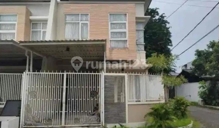 Rumah Manyar Indah Residence Strategis, Furnish, Siap Huni