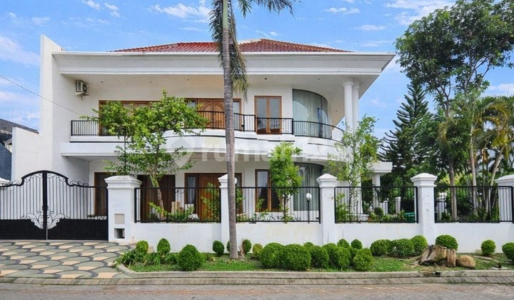 Rumah Araya Tahap 1 Strategis, Siap Huni, Boulevard Fully Furnished, Marmer, Kayu Jati Rumah Araya Tahap 1 Strategis, Siap Huni, Boulevard Fully Furnished, Marmer, Kayu Jati