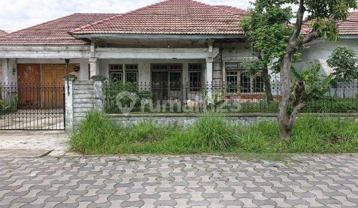 Manyar Indah House, Land Calculation, Row, 3 Car Road.
