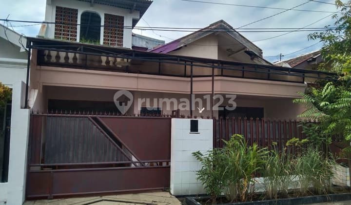 Rumah Hitung Tanah di Wisma Permai, Hadap: Utara