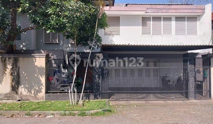 Rumah Hook Mewah Tenggilis Permai, Hadap Utara & Barat Row Jalan 3 Mobil