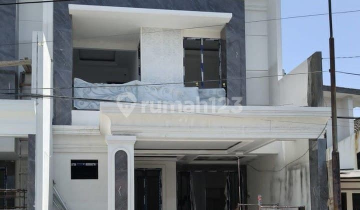 Rumah Kertajaya Indah Timur Strategis, American Style