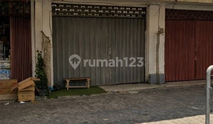 Strategic Ruko Raya Semampir, Zero Road