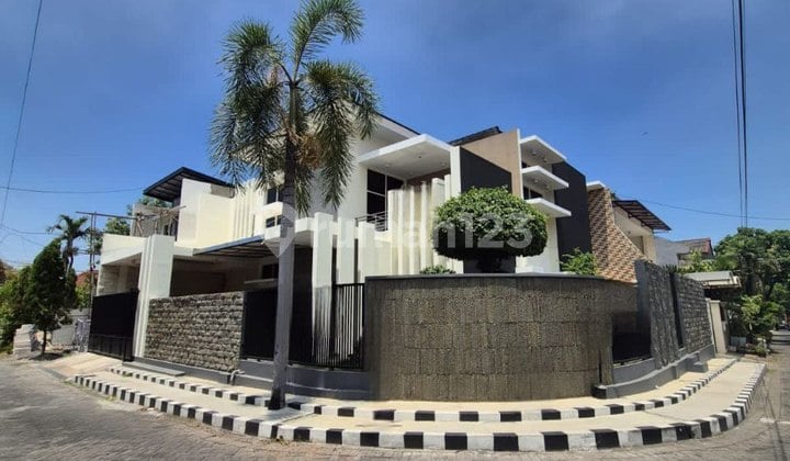 Rumah Darmo Permai Selatan Strategis, Siap Huni, Fully Furnished Rumah Darmo Permai Selatan Strategis, Siap Huni, Fully Furnished