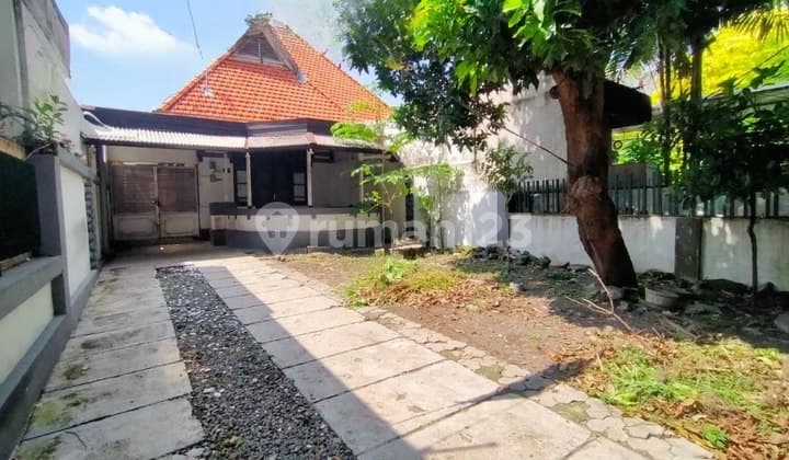 Rumah Jalan Musi Pusat Kota Surabaya Cocok untuk Cafe, Resto