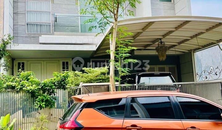 Rumah Mewah di San Diego Siap Huni Full Furnished, Hadap Selatan