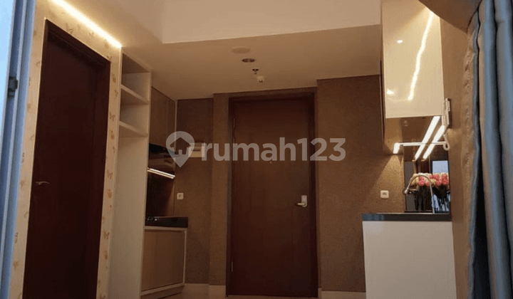 Strategic Grand Sungkono Lagoon Apartment, 5 Minutes to Mayjen Toll Gate