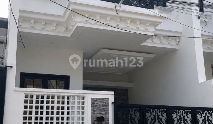 Rumah 2 Lantai New Minimalis di Ploso