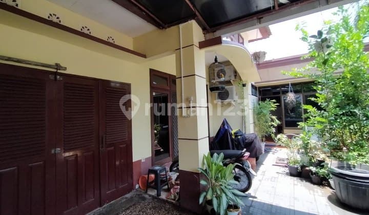 Nirwana Executive House Ready to Occupy, Electricity 5500 W, Road Frontage 2.5 Cars, Carport for 1 Car