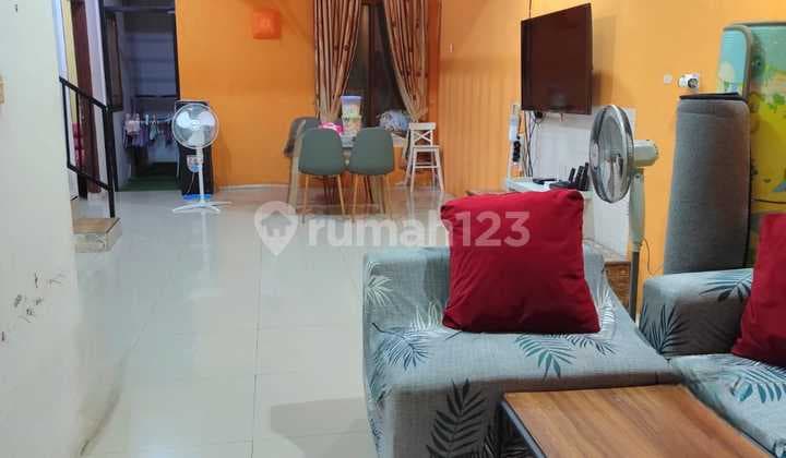 Rumah 2 Lantai Sudah Direnovasi Lokasi Strategis di Taman Modern Cakung Jakarta Timur
