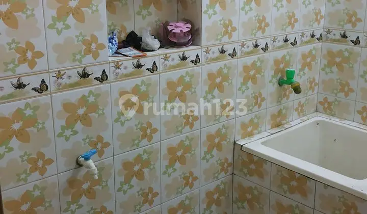 Rumah Bersih Rapih di Modernland Tangerang