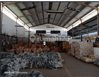 Dekat Akses Tol, Gudang, 2 Lantai, Siap Huni