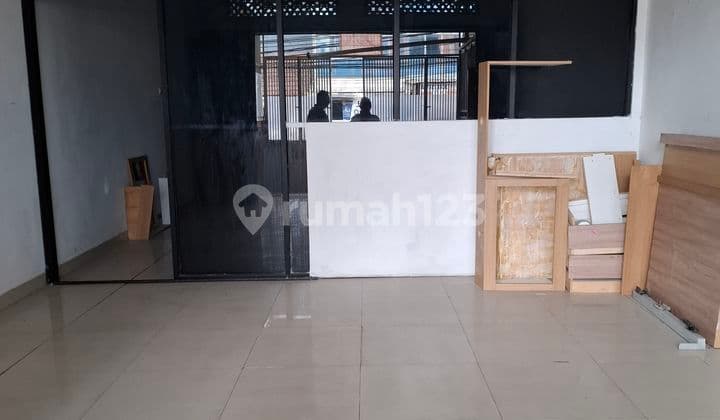 Nice Maintained Ruko for Rent in Roxy Area, Central Jakarta