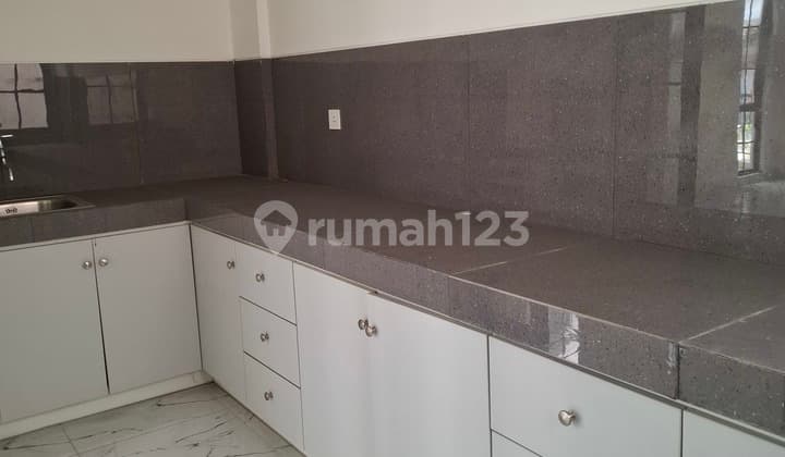 For sale. Fast. Lavon2 House Cikupa Tangerang