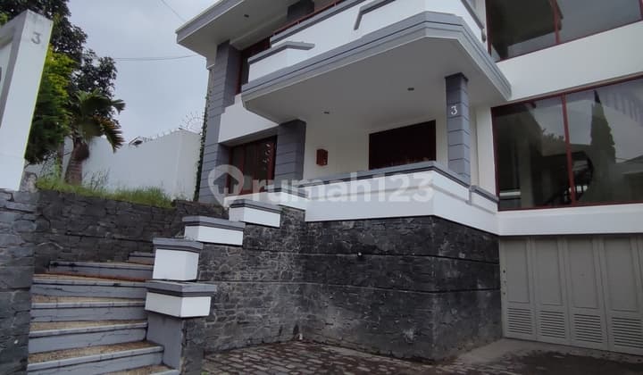 Rumah Bagus di Setramurni Sayap Pasteur